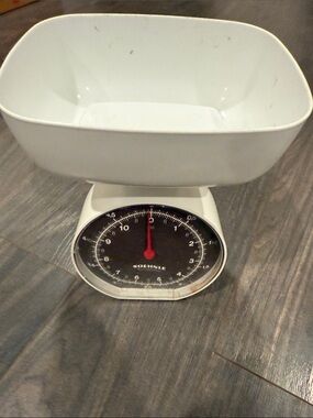 Soehnle White Kitchen Scale with Removable Bowl 8:2